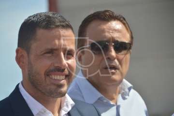 Descubrimiento de la placa de la calle que lleva el nombre de Sebastián Grisaleña (Foto TA)